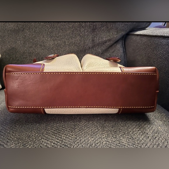 SOLD Dooney & Bourke AWL 2 crossbody letter carrier. Offers welcome! - Picture 8 of 10